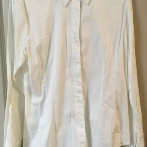 Woman’s fitted cotton shirt